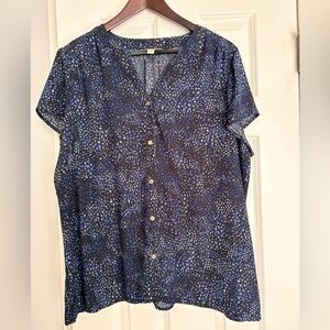 Dana Buchman Women’s Black and Blue Patterned Button Down Shirt,Size XXL